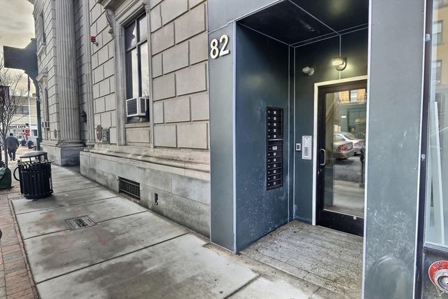 82 Concord St 3A, Framingham, MA 01702