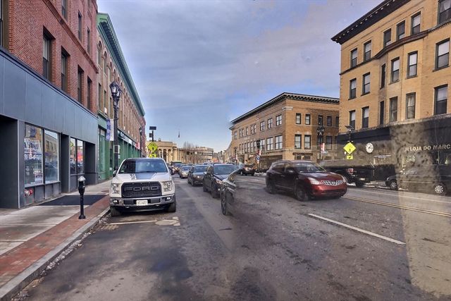 82 Concord St 3A, Framingham, MA 01702