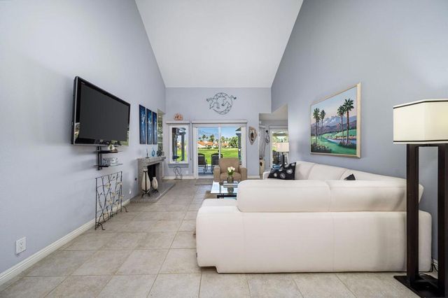 117 Avellino Circle, Palm Desert, CA 92211