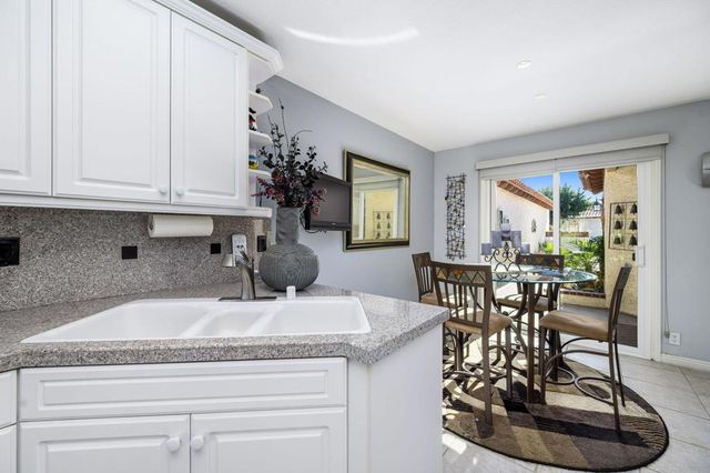 117 Avellino Circle, Palm Desert, CA 92211