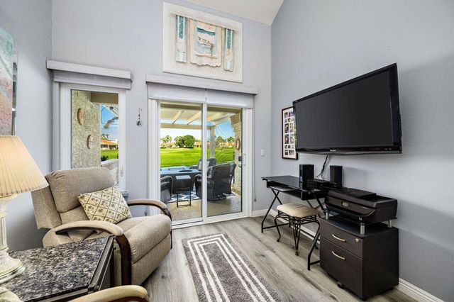 117 Avellino Circle, Palm Desert, CA 92211