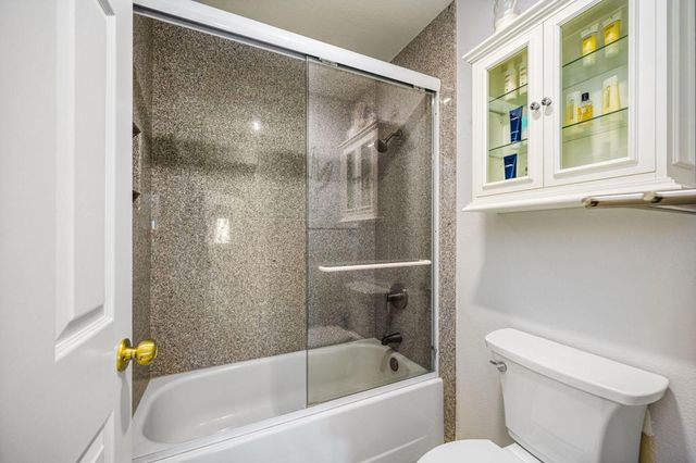 117 Avellino Circle, Palm Desert, CA 92211