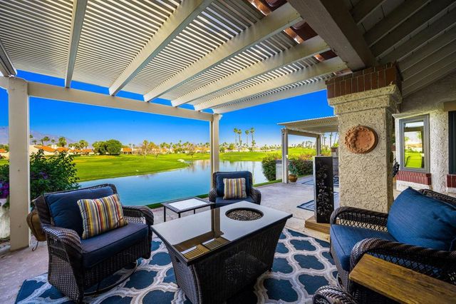 117 Avellino Circle, Palm Desert, CA 92211