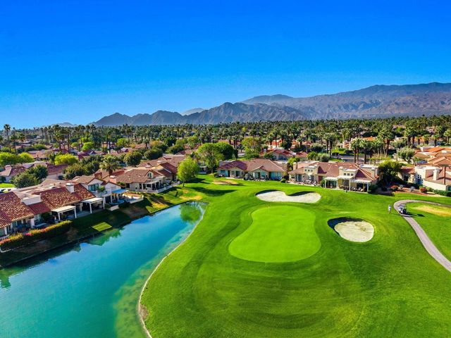 117 Avellino Circle, Palm Desert, CA 92211