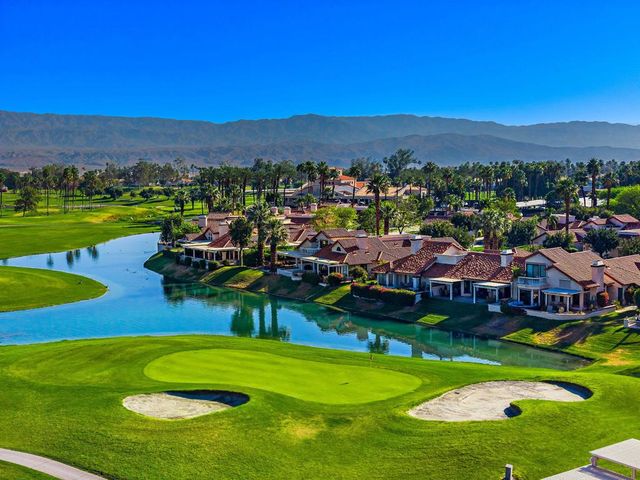117 Avellino Circle, Palm Desert, CA 92211