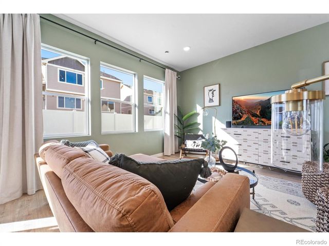 811 Ayrshire Road, Johnstown, CO 80534
