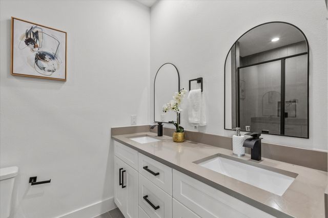 124 Homes Drive, Grand Prairie, TX 75050