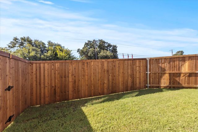 124 Homes Drive, Grand Prairie, TX 75050