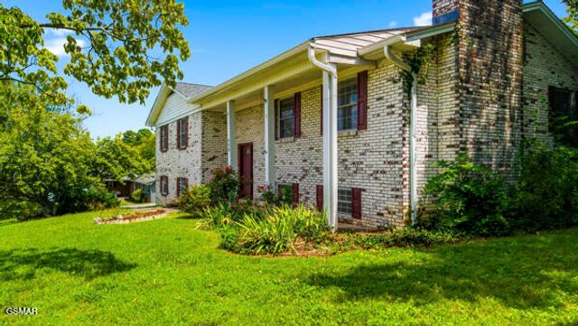 406 Montvale Station Road, Maryville, TN 37803