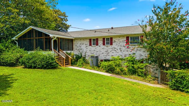 406 Montvale Station Road, Maryville, TN 37803