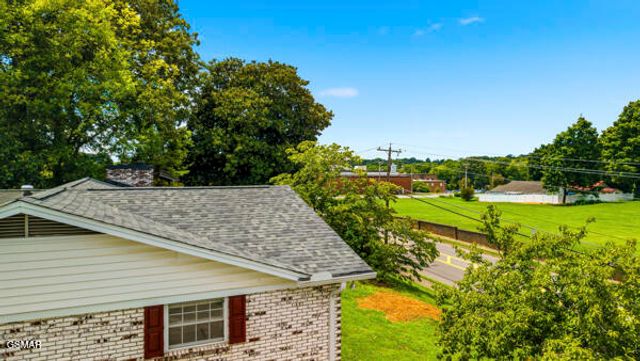 406 Montvale Station Road, Maryville, TN 37803