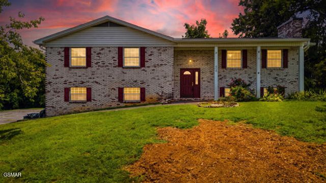 406 Montvale Station Road, Maryville, TN 37803