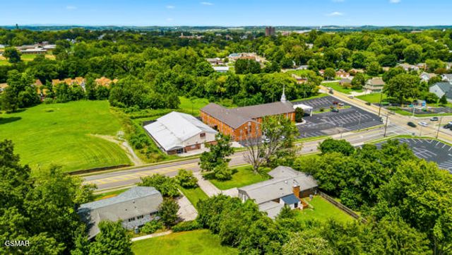 406 Montvale Station Road, Maryville, TN 37803