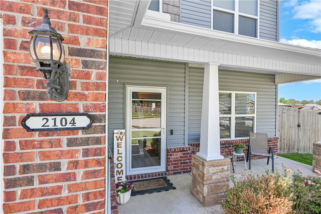 2104 Medford Court, Siloam Springs, AR 72761