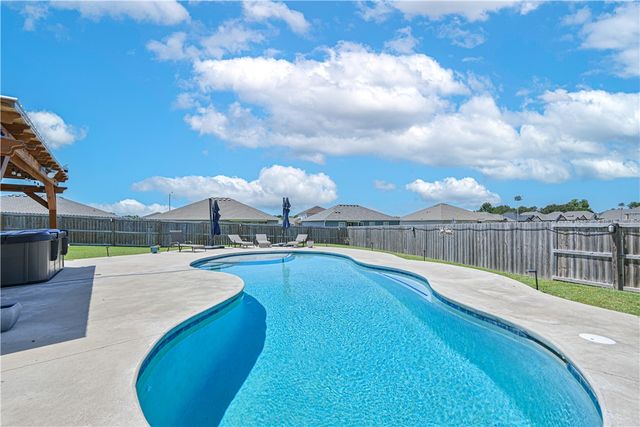2104 Medford Court, Siloam Springs, AR 72761