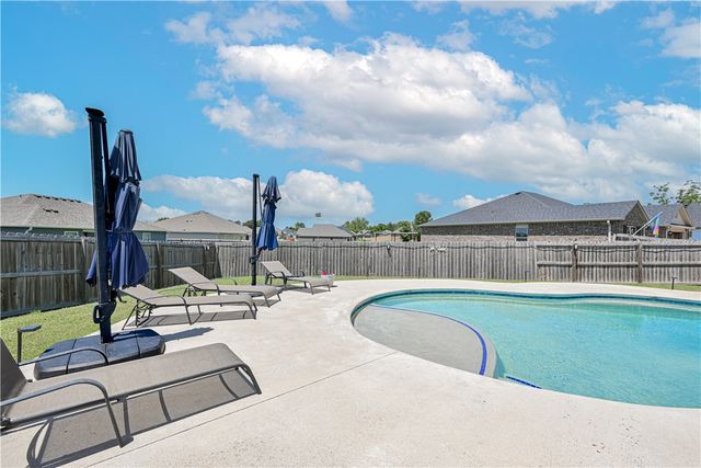 2104 Medford Court, Siloam Springs, AR 72761