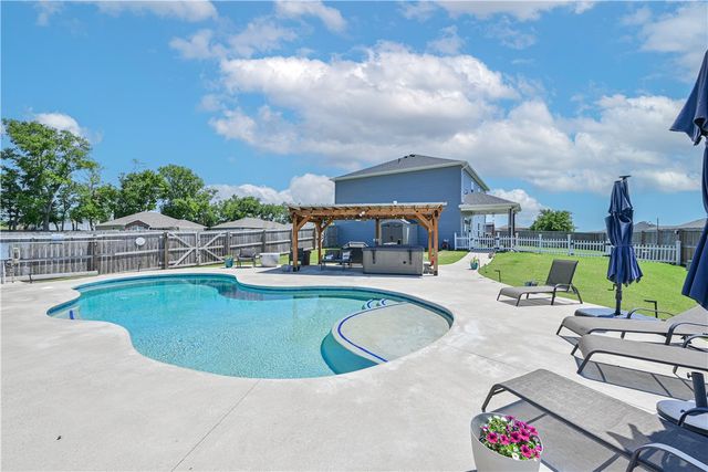 2104 Medford Court, Siloam Springs, AR 72761
