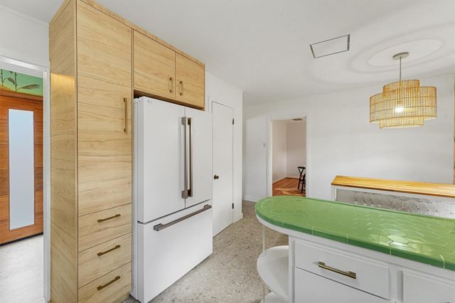 2052 Addison Road, Houston, TX 77030