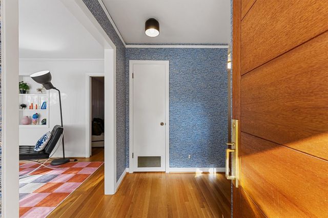 2052 Addison Road, Houston, TX 77030