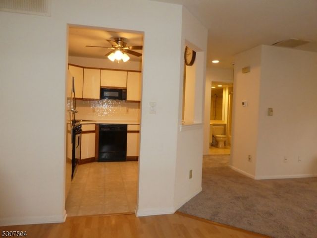 1109 Stoneridge Cir 09, Helmetta Boro, NJ 08828