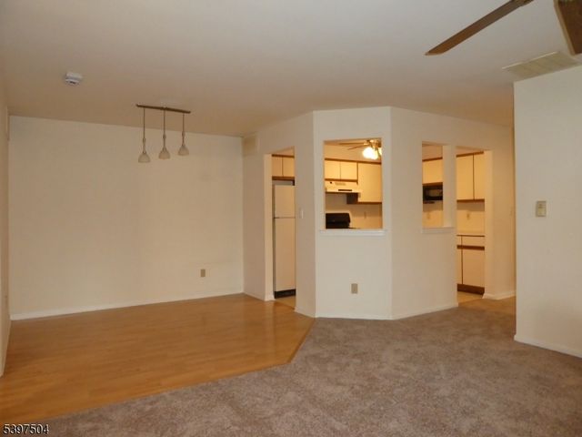 1109 Stoneridge Cir 09, Helmetta Boro, NJ 08828