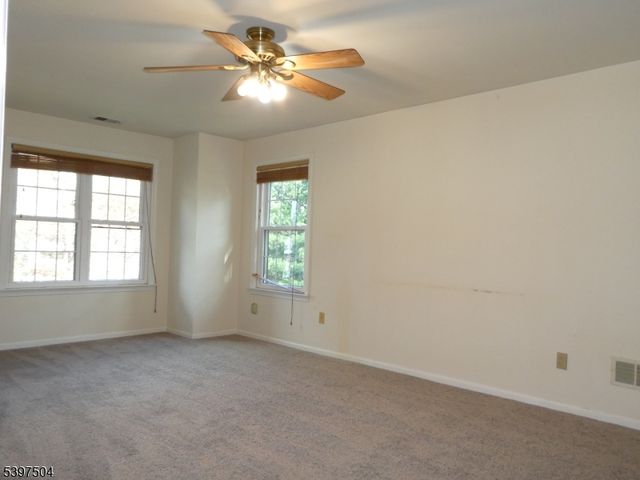 1109 Stoneridge Cir 09, Helmetta Boro, NJ 08828