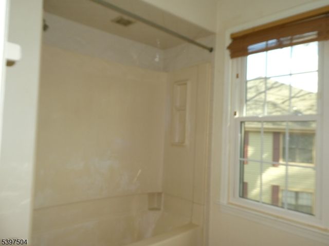 1109 Stoneridge Cir 09, Helmetta Boro, NJ 08828