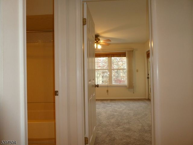 1109 Stoneridge Cir 09, Helmetta Boro, NJ 08828