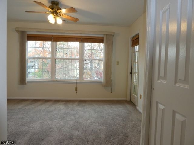 1109 Stoneridge Cir 09, Helmetta Boro, NJ 08828