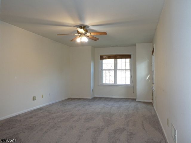 1109 Stoneridge Cir 09, Helmetta Boro, NJ 08828