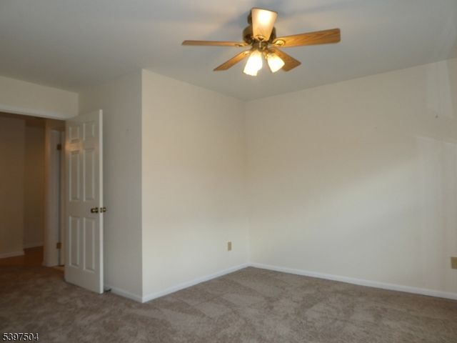 1109 Stoneridge Cir 09, Helmetta Boro, NJ 08828