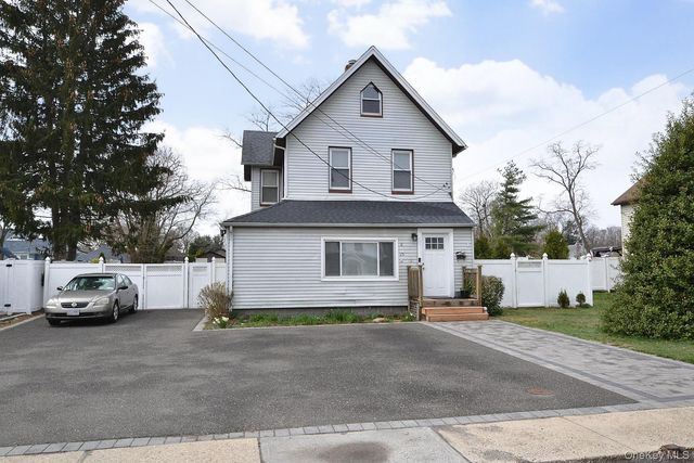 25 Hazel Street, Central Islip, NY 11722