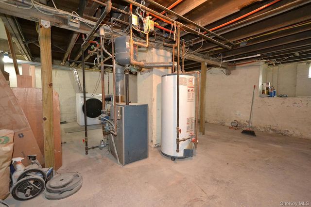 25 Hazel Street, Central Islip, NY 11722