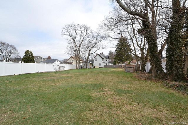 25 Hazel Street, Central Islip, NY 11722