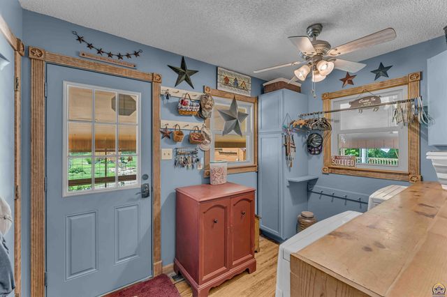 8441 SW Valencia RD, Auburn, KS 66402