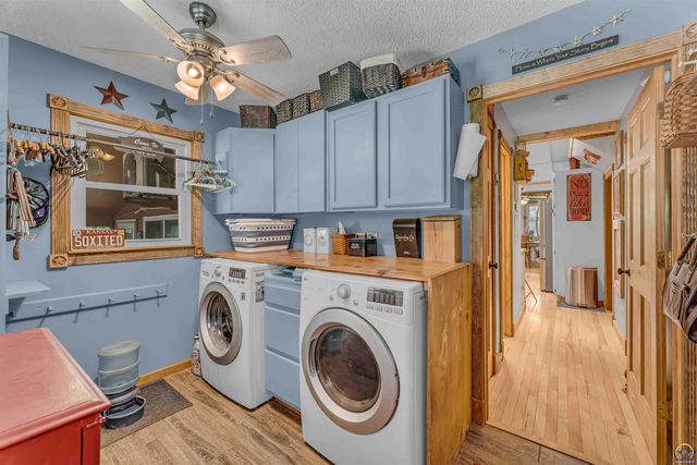 8441 SW Valencia RD, Auburn, KS 66402