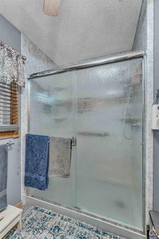 8441 SW Valencia RD, Auburn, KS 66402