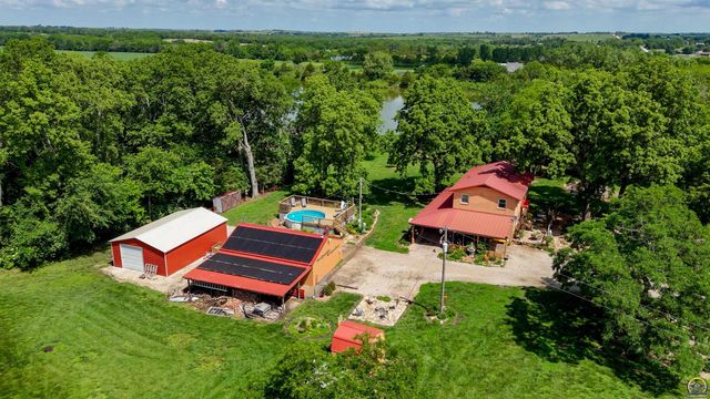 8441 SW Valencia RD, Auburn, KS 66402