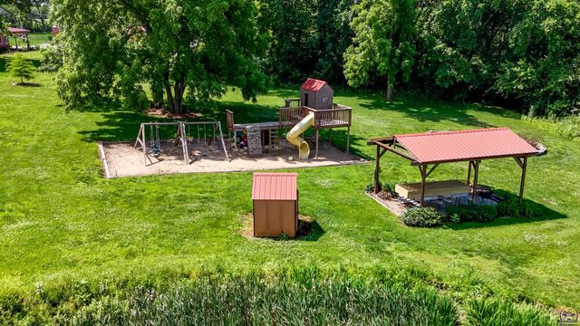 8441 SW Valencia RD, Auburn, KS 66402