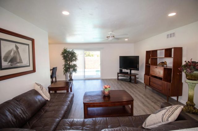 11394 Almazon St, San Diego, CA 92129