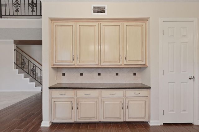 106 Wedgewood Avenue, Hitchcock, TX 77563