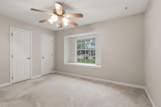 106 Wedgewood Avenue, Hitchcock, TX 77563