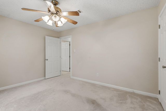 106 Wedgewood Avenue, Hitchcock, TX 77563