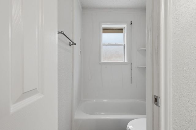 106 Wedgewood Avenue, Hitchcock, TX 77563