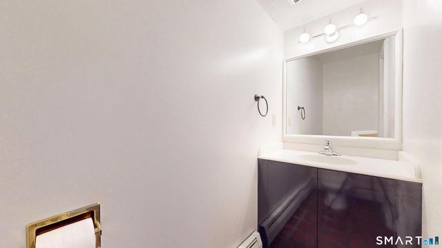 6 Lyle Court C, Farmington, CT 06032