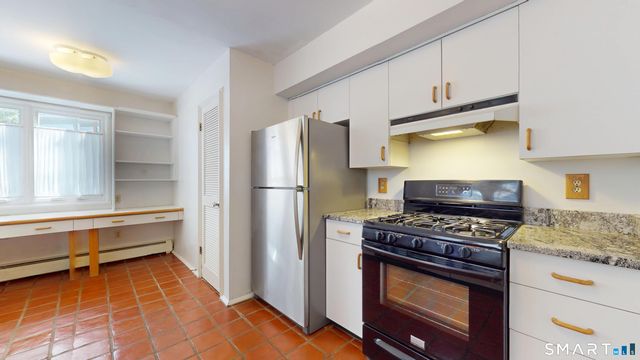 6 Lyle Court C, Farmington, CT 06032