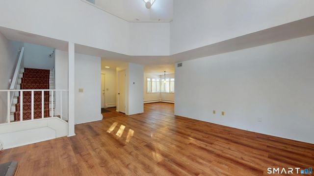 6 Lyle Court C, Farmington, CT 06032