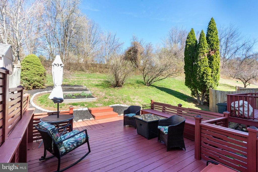 Image 11 of property listing at 534 CONGRESSIONAL DR, Westminster, MD 21158