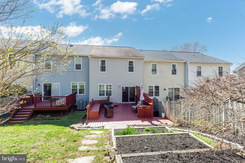 Image 13 of property listing at 534 CONGRESSIONAL DR, Westminster, MD 21158