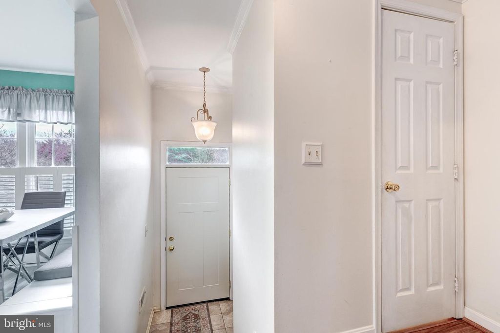 Image 14 of property listing at 534 CONGRESSIONAL DR, Westminster, MD 21158